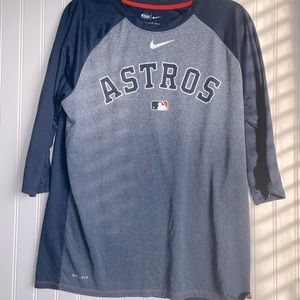 Men’s large Astros baseball tee